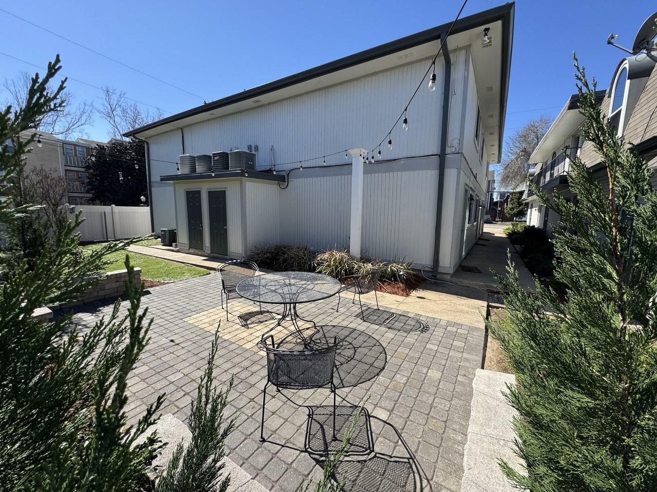 2417 Houma Boulevard - Photo 4 of 27