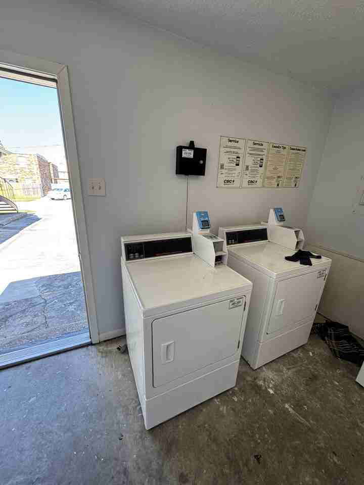 2417 Houma Boulevard - Photo 7 of 27