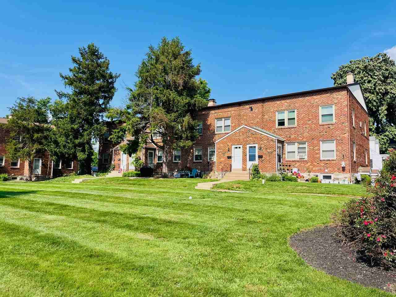 ELEANOR COURT APTS - Photo 3 of 4