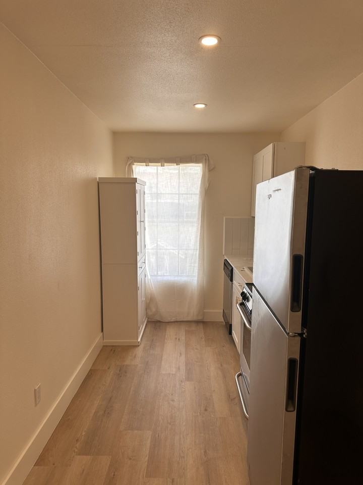 408/410 Randall Street - Photo 3 of 13