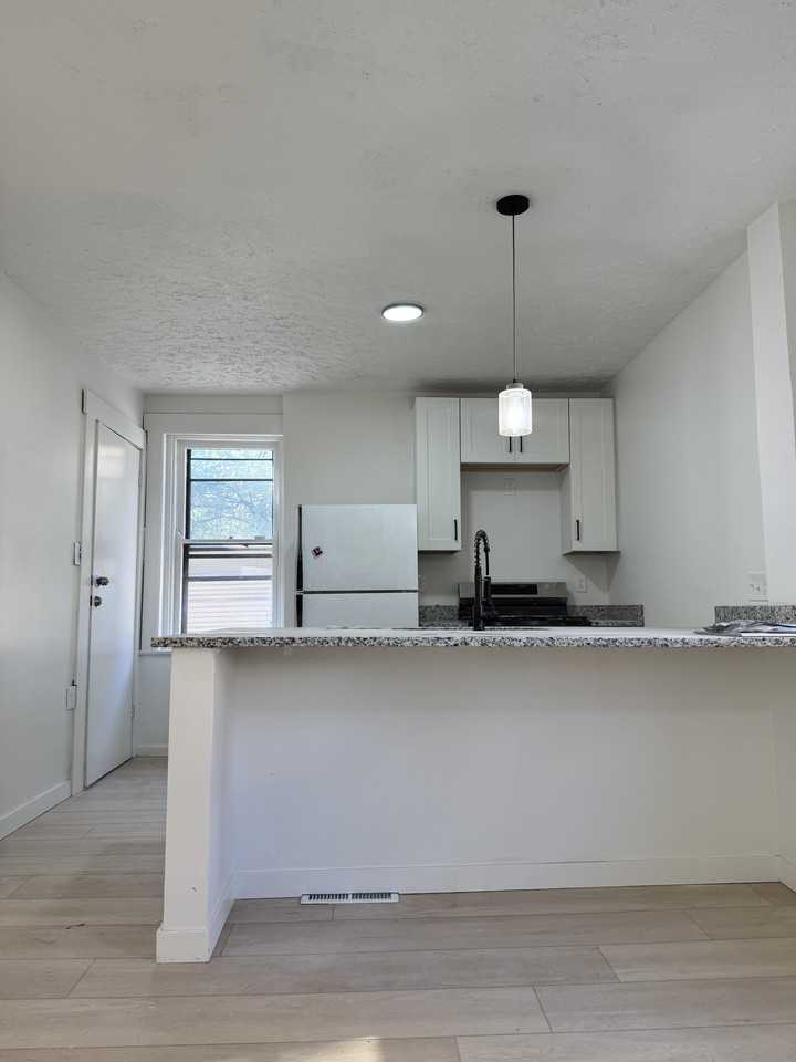 311 Hilton Place - Photo 3 of 39