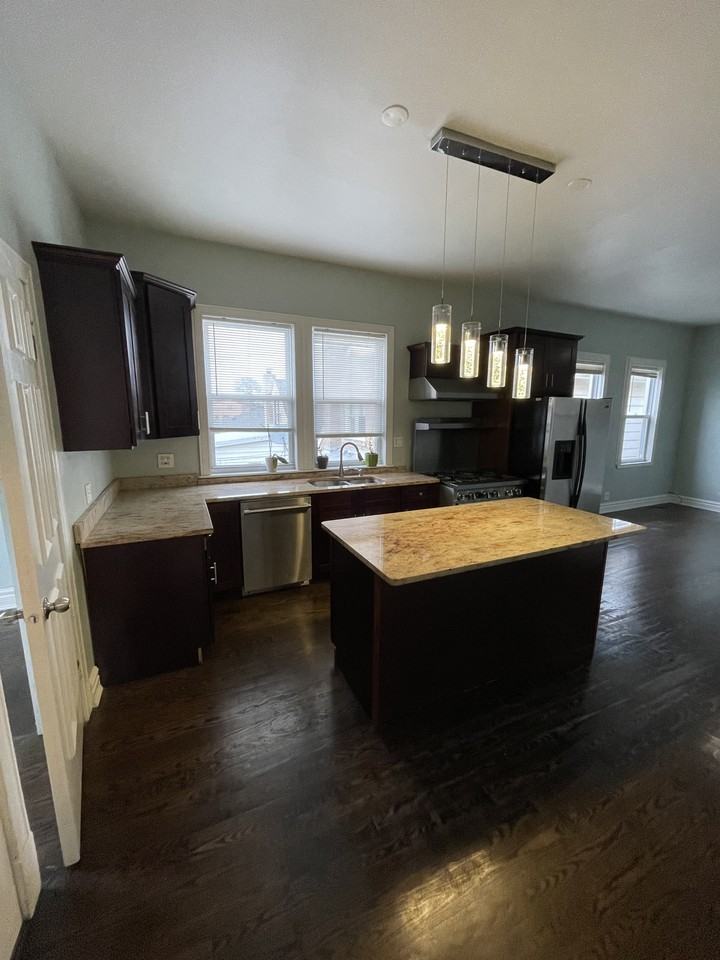 5020 North McVicker Avenue - Photo 3 of 21