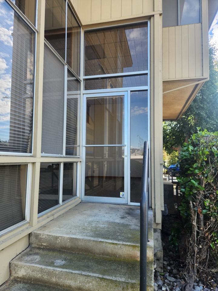 180 Harbor Dr #1 - Photo 2 of 6