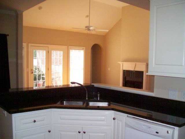 221 Khaki Ct - Photo 3 of 6