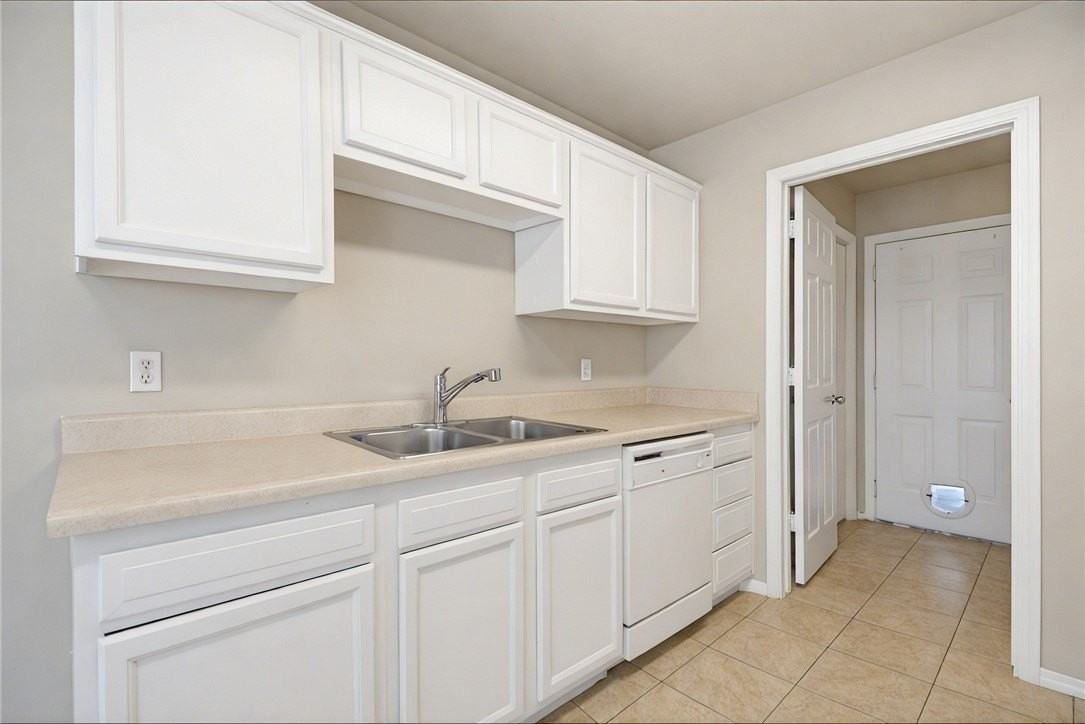 6301 Sw Meadow Well Ave - Photo 5 of 21