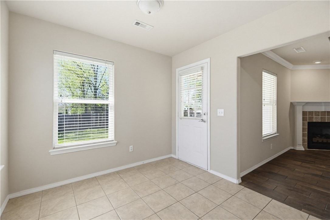 6301 Sw Meadow Well Ave - Photo 7 of 21