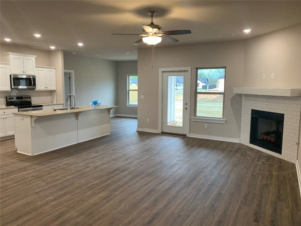 403 N Otoe St - Photo 3 of 14