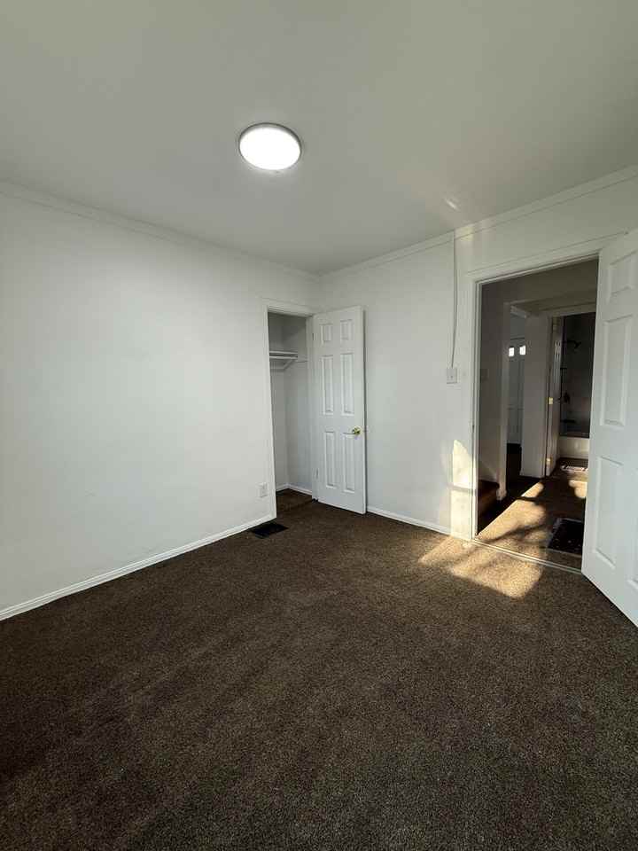 812 Winston Dr #812 - Photo 5 of 11