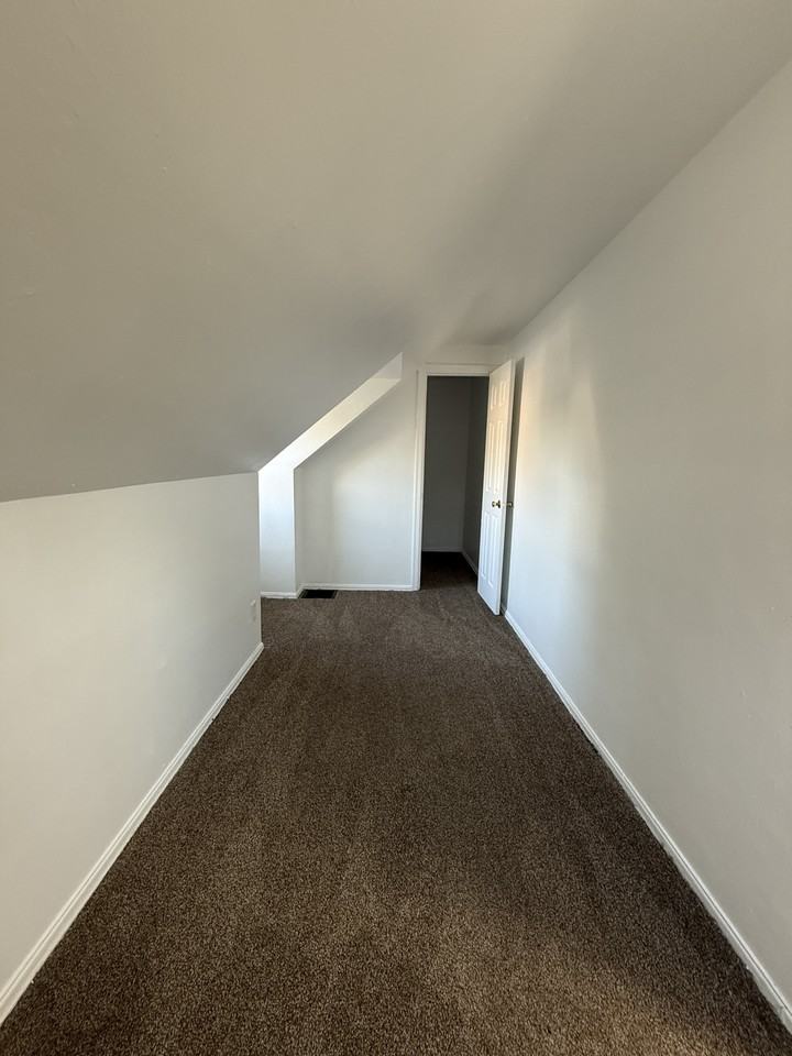 812 Winston Dr #812 - Photo 6 of 11