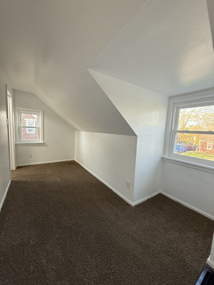 812 Winston Dr #812 - Photo 7 of 11