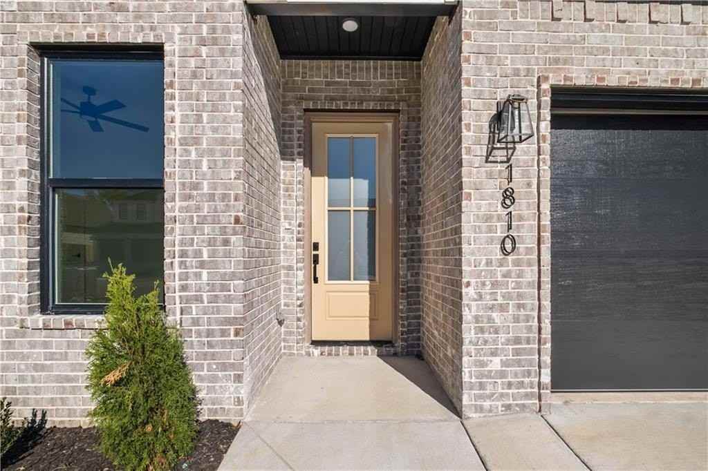 1810 Peacock Rd - Photo 2 of 27