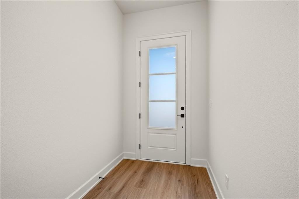 1821 Peacock Rd - Photo 5 of 29