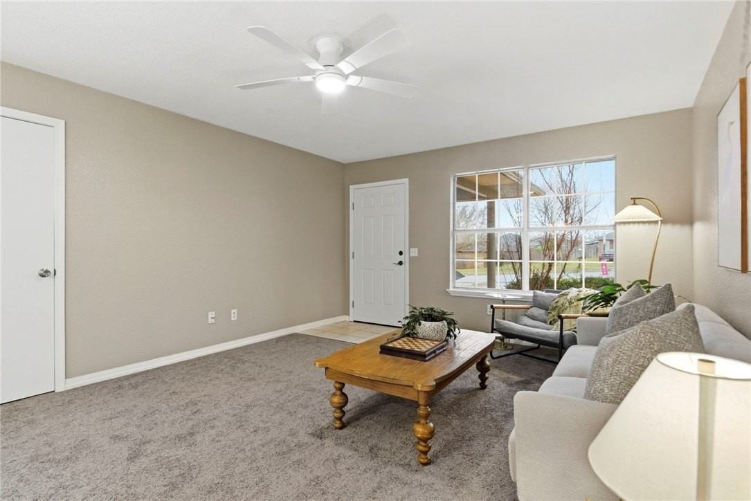 932 S Curtis Ave - Photo 6 of 40