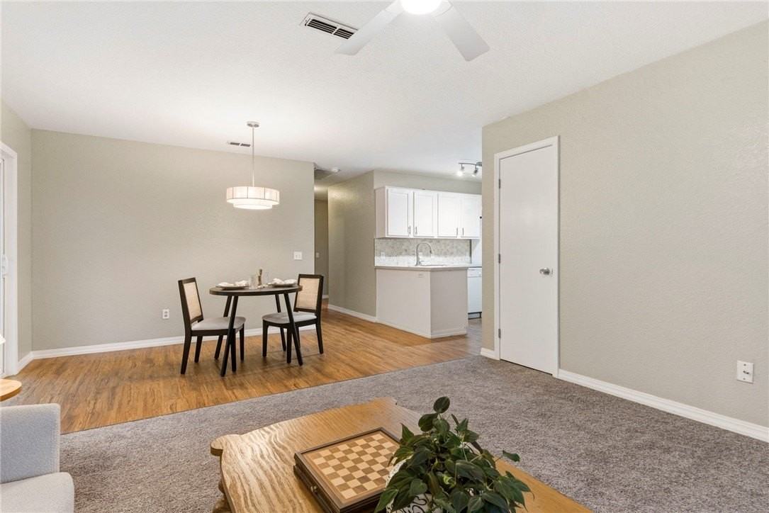 932 S Curtis Ave - Photo 7 of 40