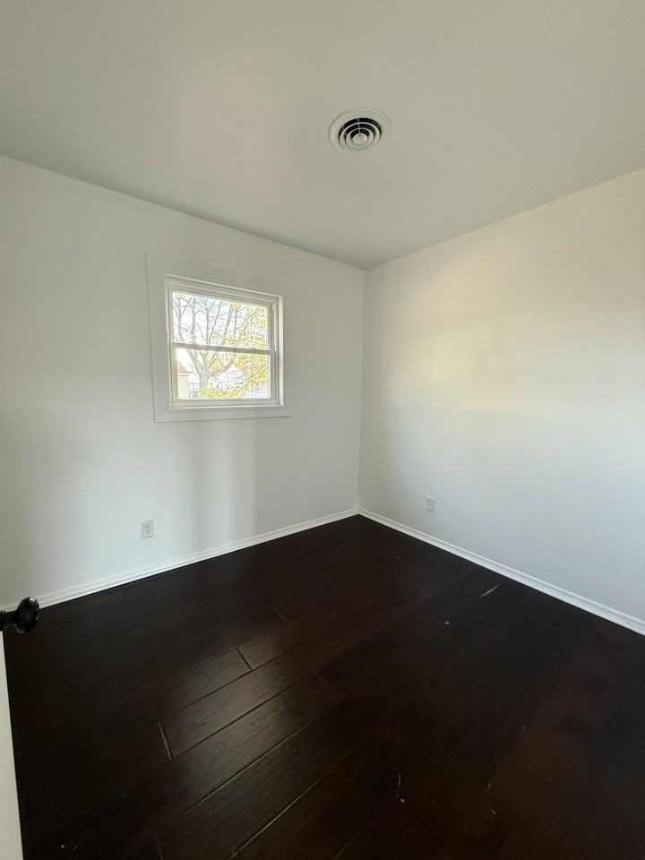 2600 Bingham Ave #1 - Photo 4 of 11