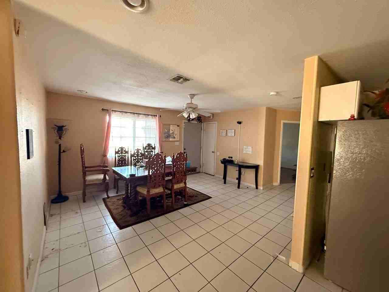 15861 N 20th St - Photo 2 of 6