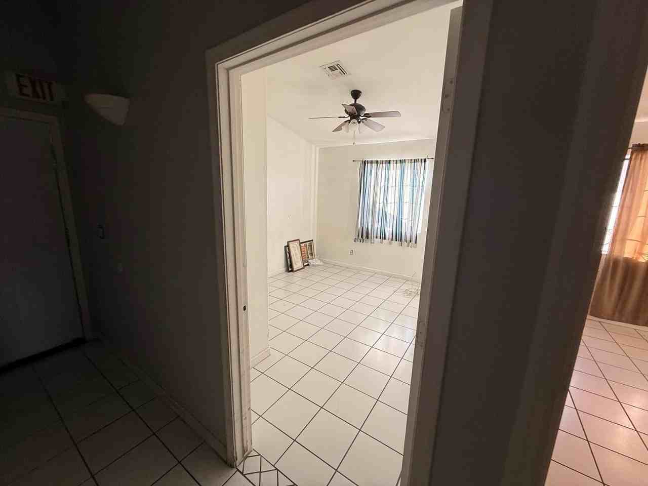 15861 N 20th St - Photo 4 of 6