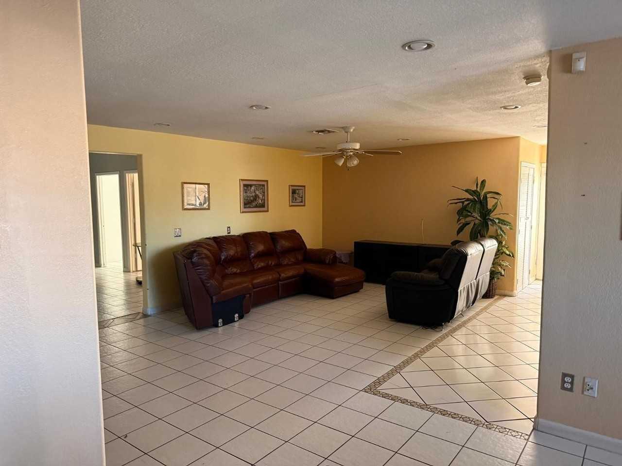 15861 N 20th St - Photo 5 of 6