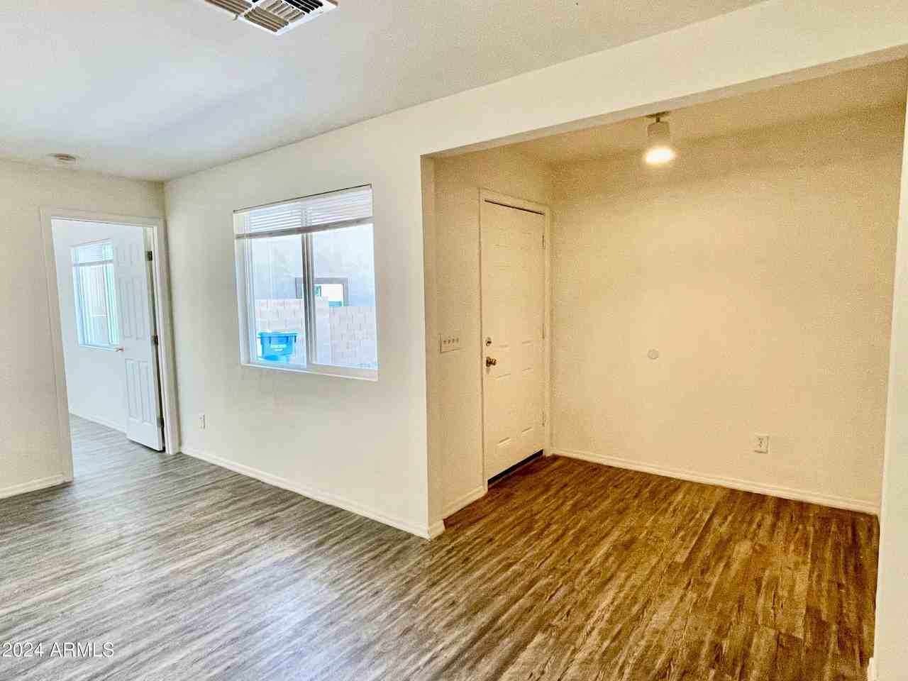 9609 N 13th St - Photo 3 of 22