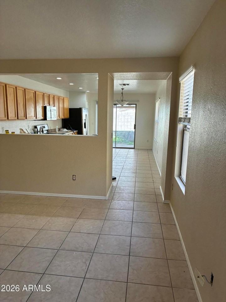 1042 S Clancy Cir - Photo 4 of 12