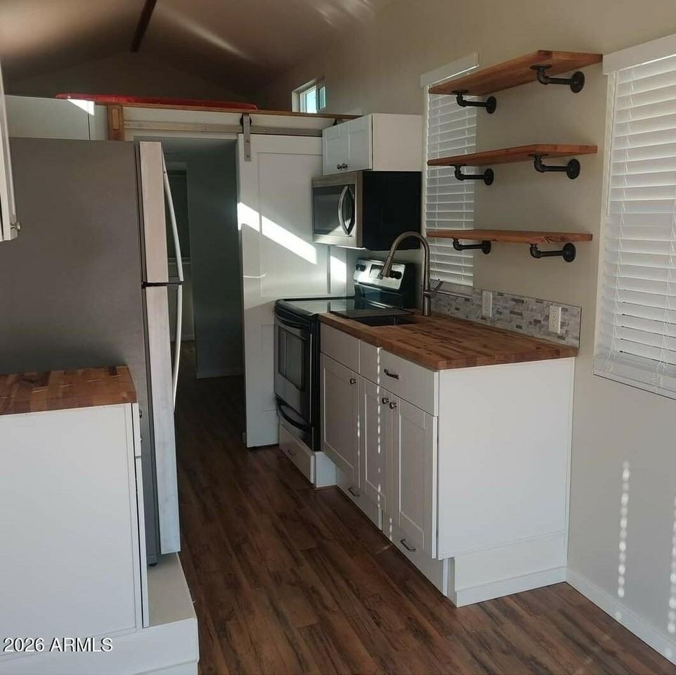 2326 W Speer Trl #A - Photo 2 of 17