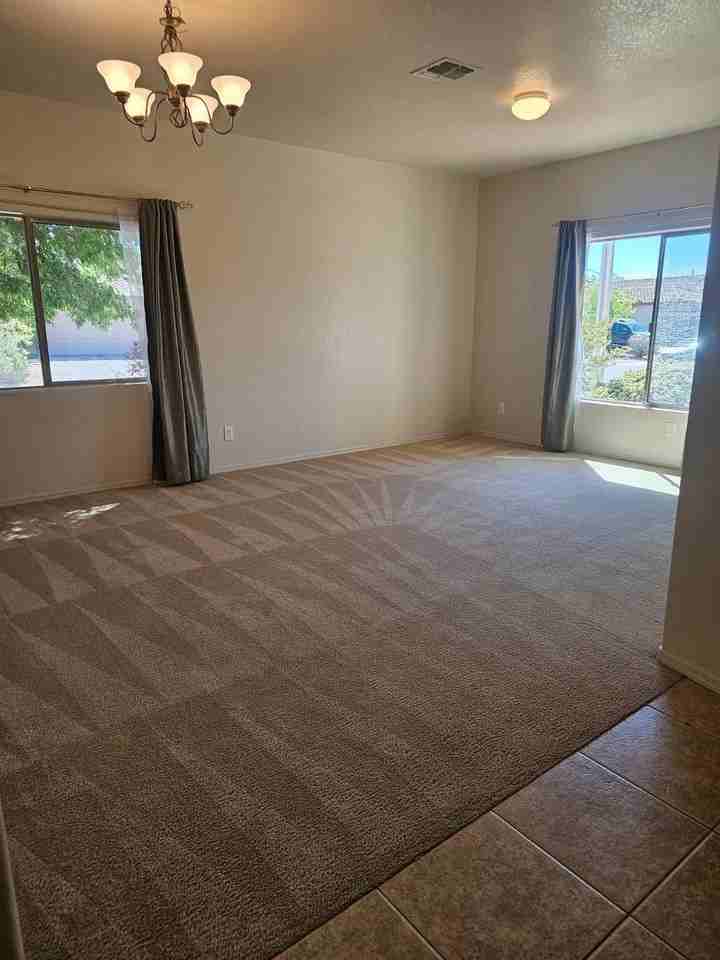 900 Estancia Dr - Photo 2 of 18