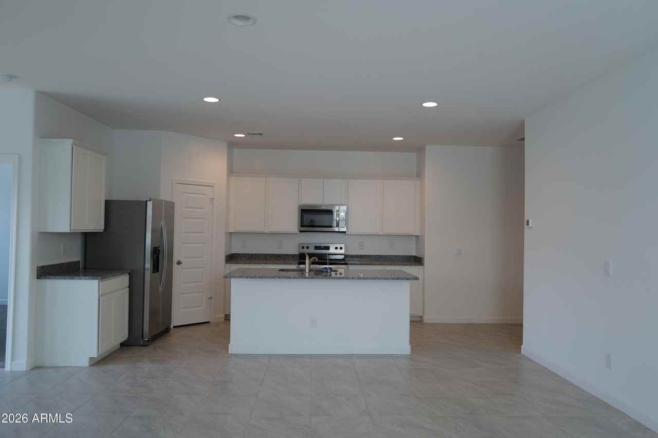 5835 E Freesia Ln - Photo 5 of 24