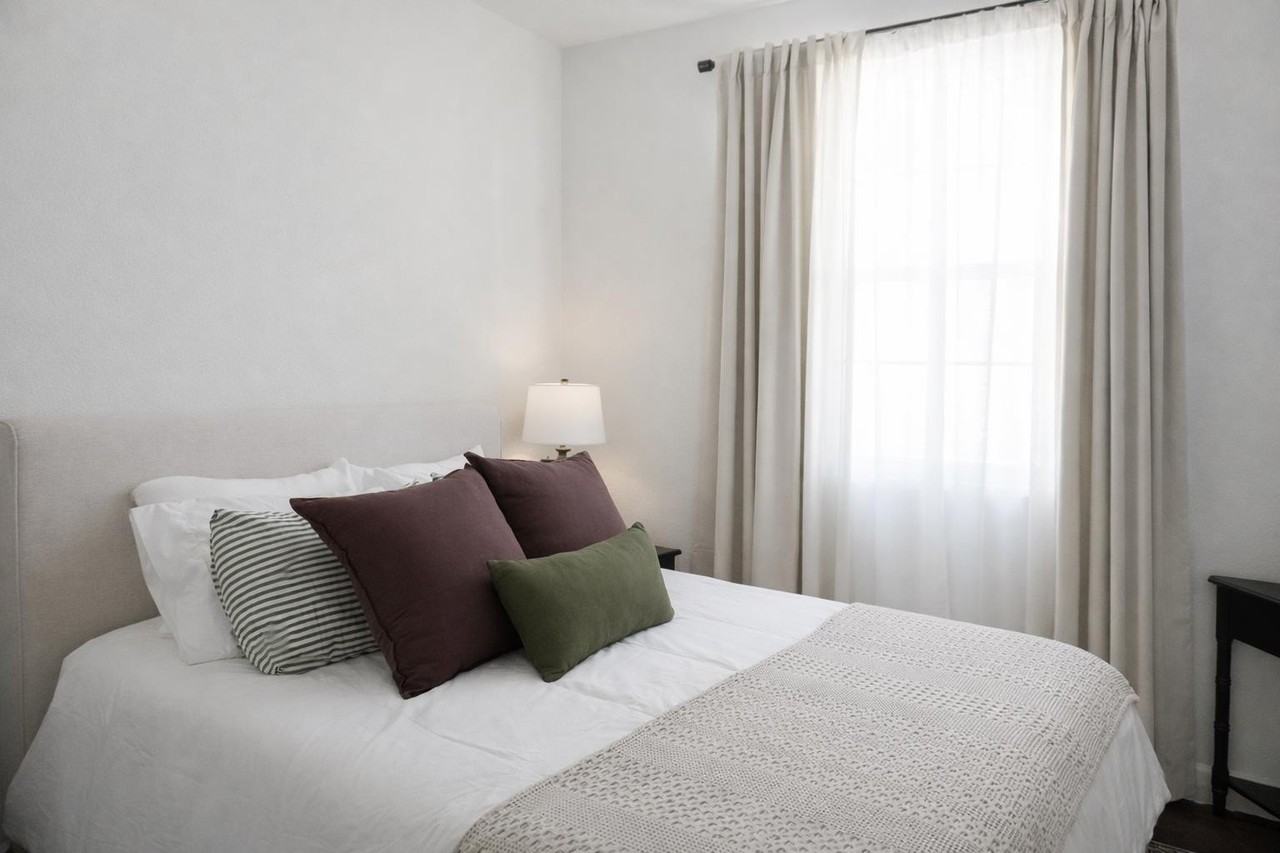 12091 N San Clemente St - Photo 6 of 24