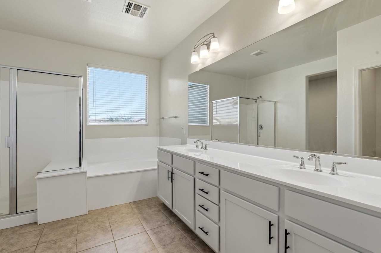 2263 S Henry Ln - Photo 3 of 38