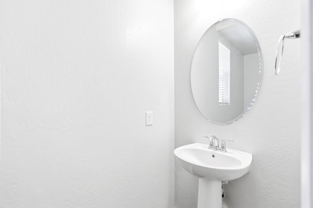 2263 S Henry Ln - Photo 4 of 38