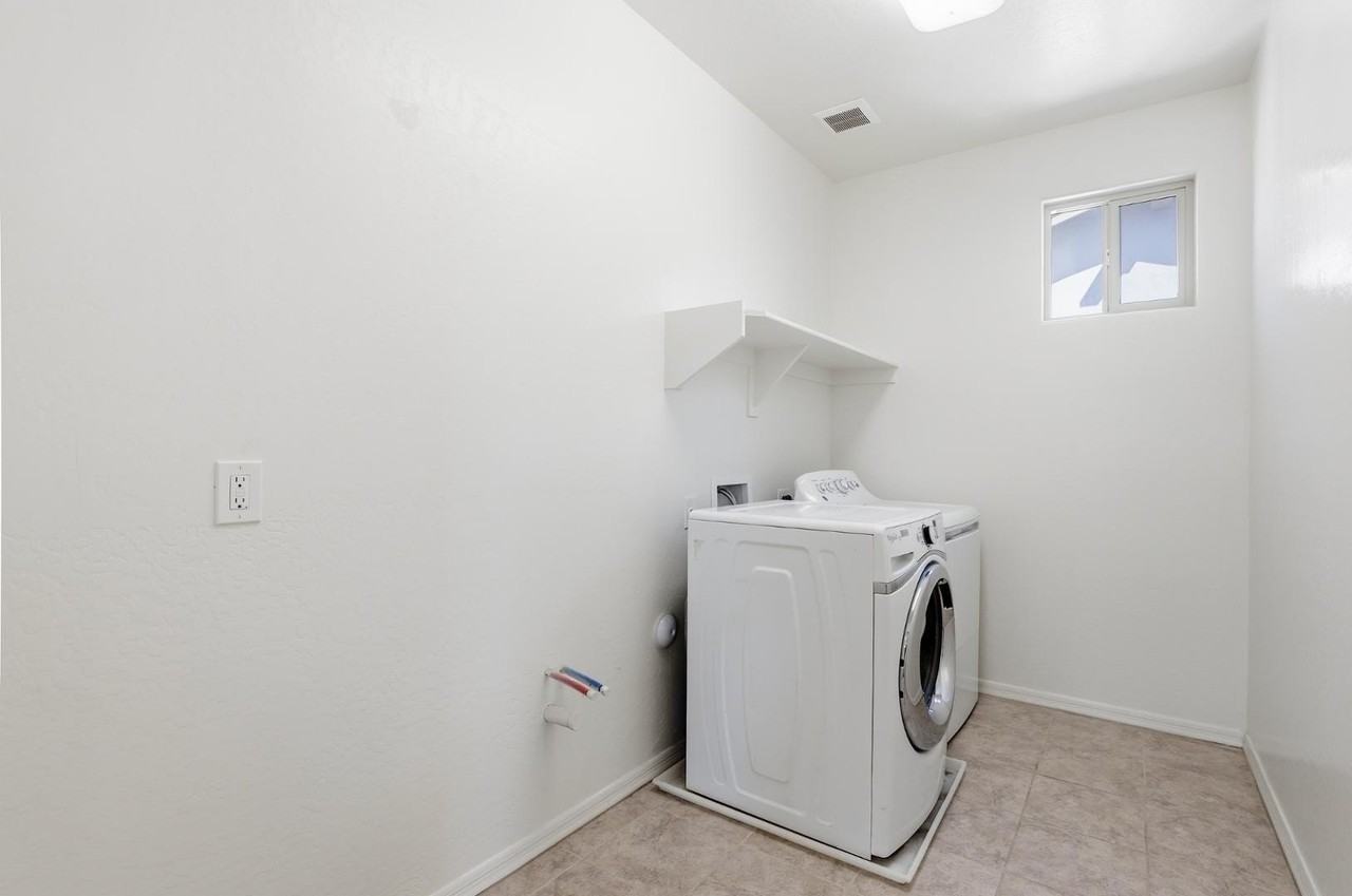 2263 S Henry Ln - Photo 5 of 38