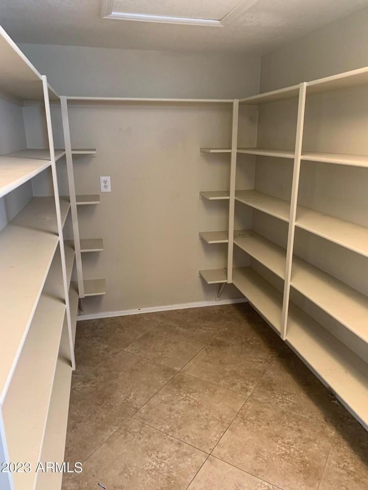 494 W Cotton Ln - Photo 7 of 32