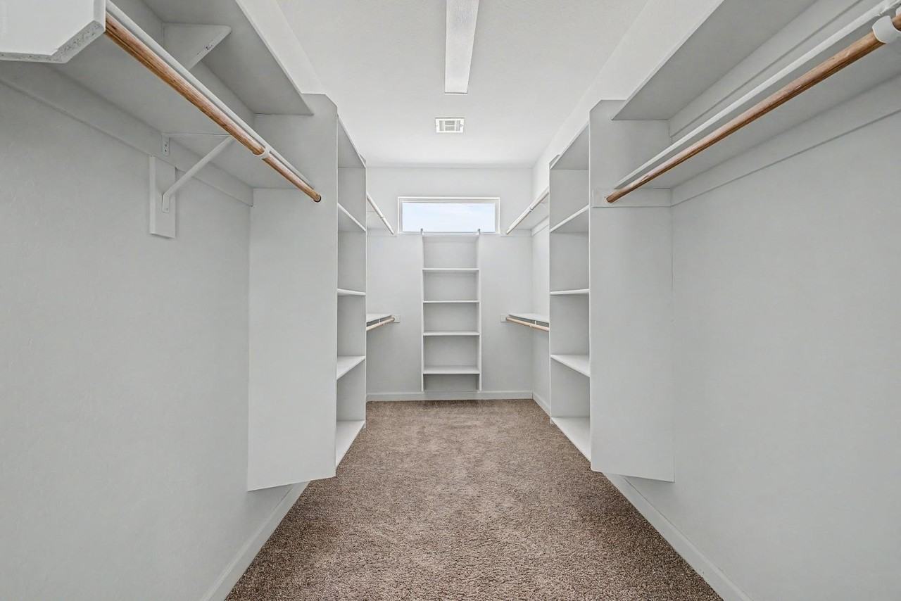 13316 S 190th Ave - Photo 4 of 10