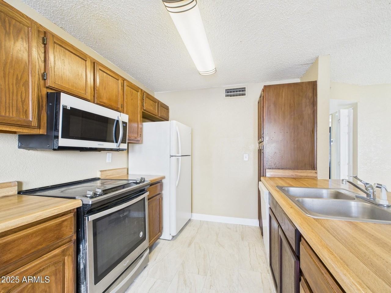 5236 W Peoria Ave #140 - Photo 3 of 10