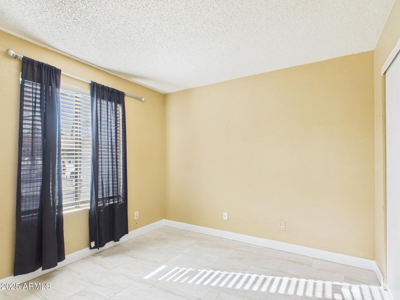 5236 W Peoria Ave #140 - Photo 4 of 10