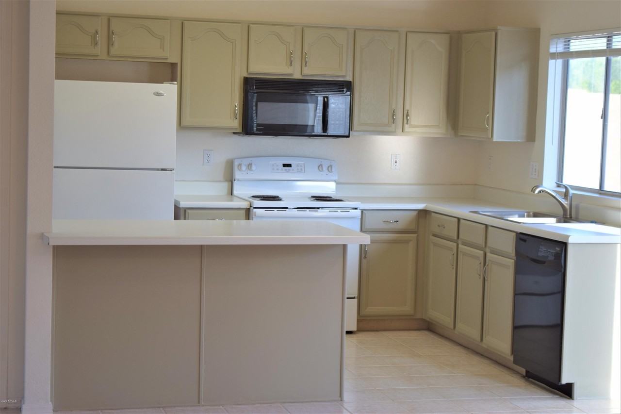 13323 E Butler St - Photo 6 of 22