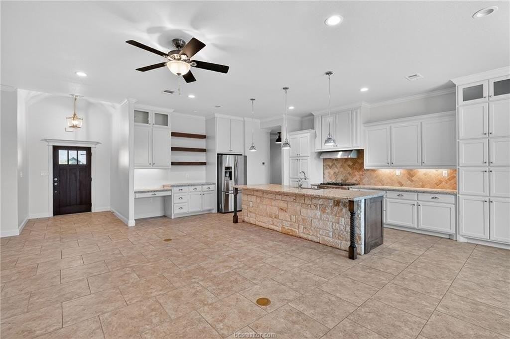 15628 Shady Brook Ln - Photo 2 of 41