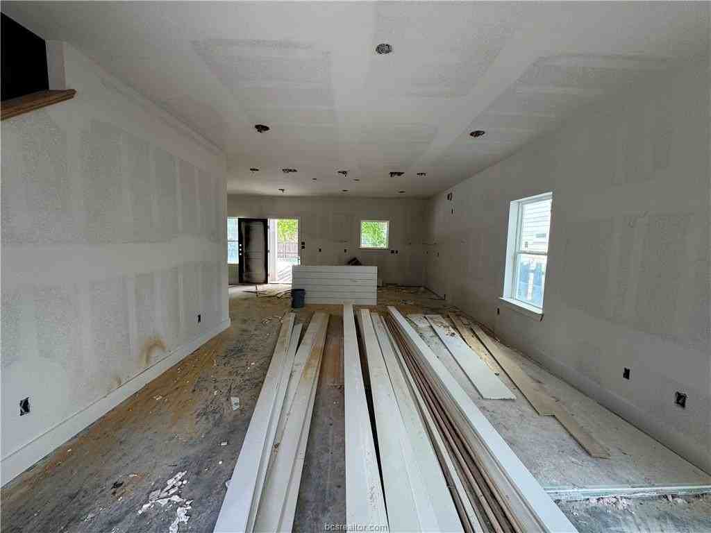 215 Richards St #B - Photo 2 of 9