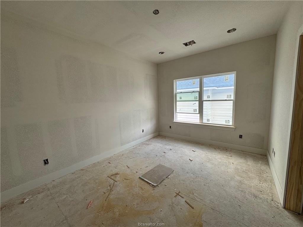 215 Richards St #B - Photo 7 of 9