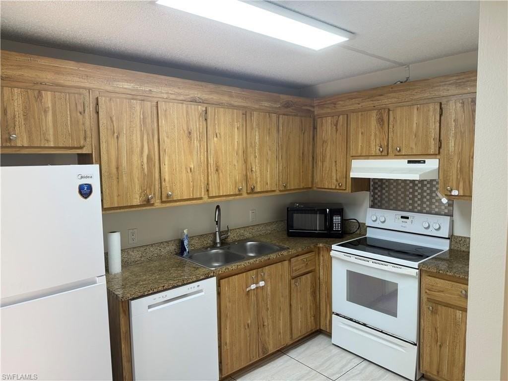 1531 Park Meadows Dr Apt 4 - Photo 5 of 16