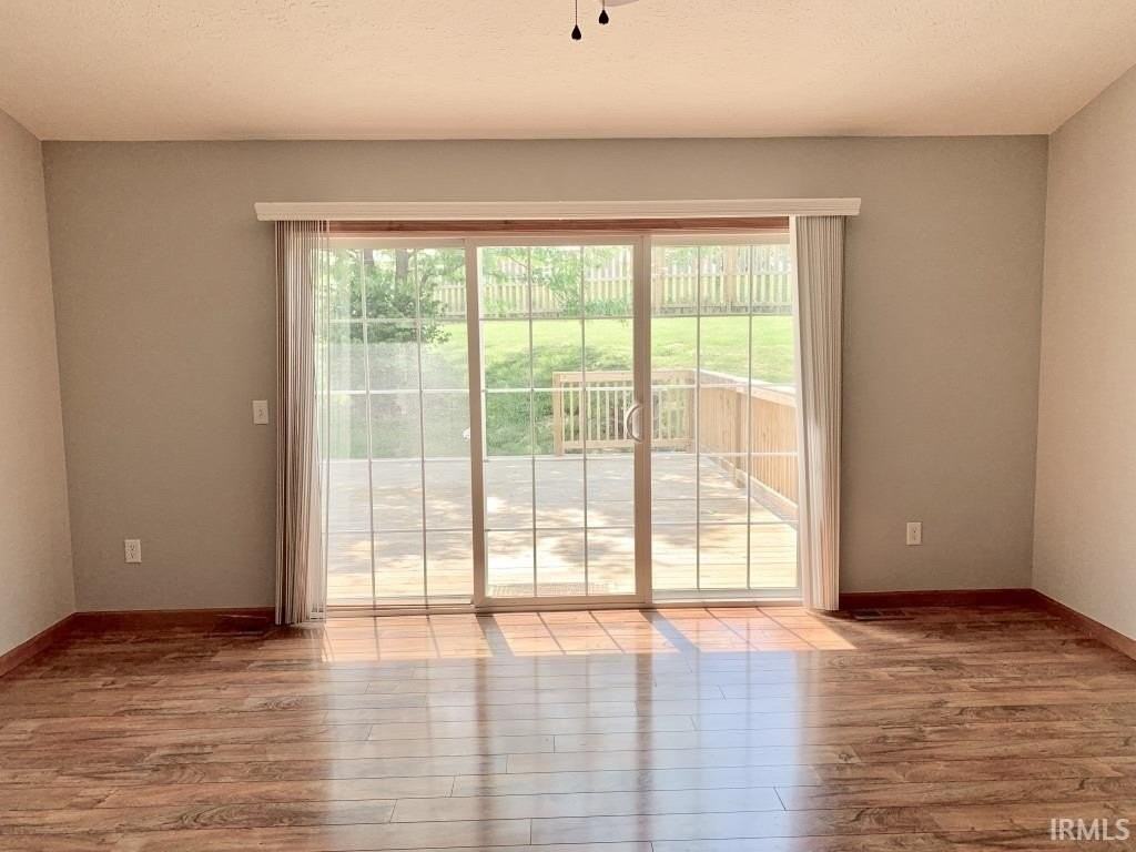 1209 W Aspen Ct - Photo 3 of 34