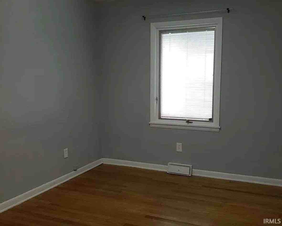 117 N Hillsdale Dr - Photo 3 of 13