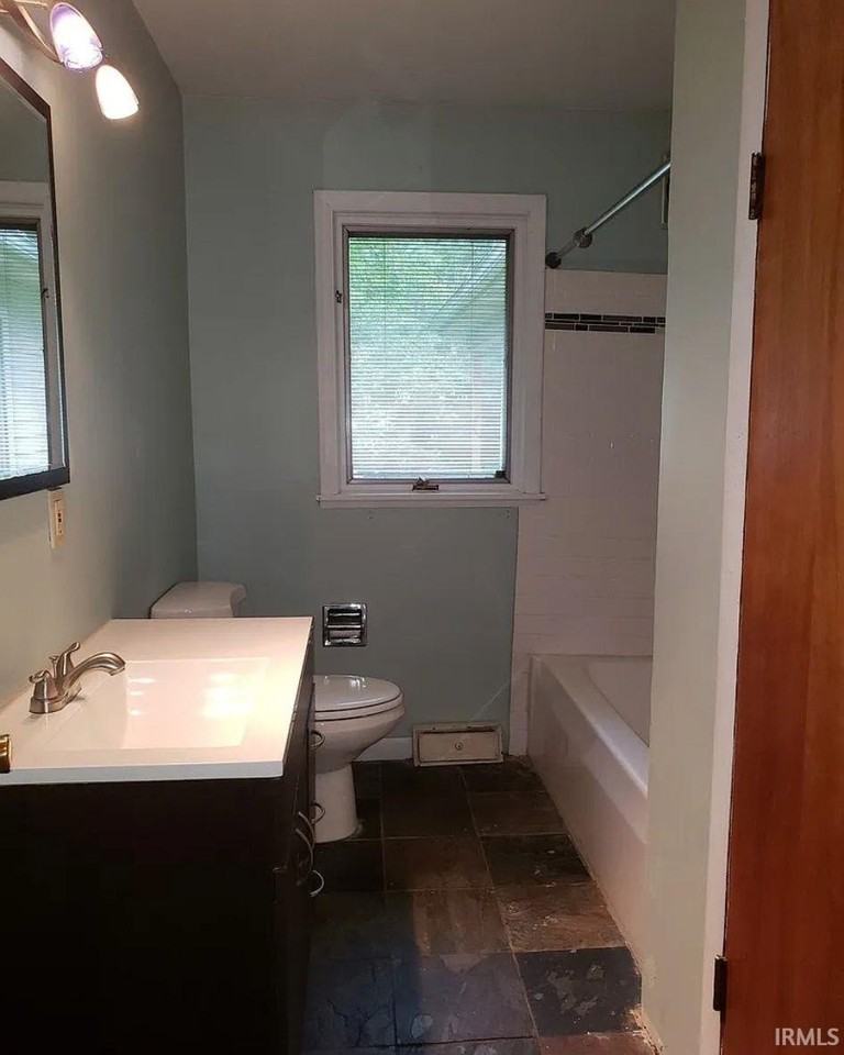 117 N Hillsdale Dr - Photo 6 of 13