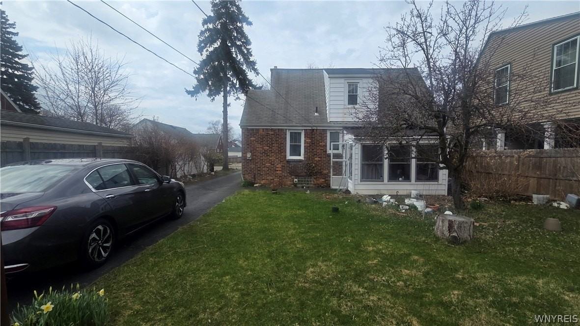 1 Cresthaven Dr - Photo 6 of 33