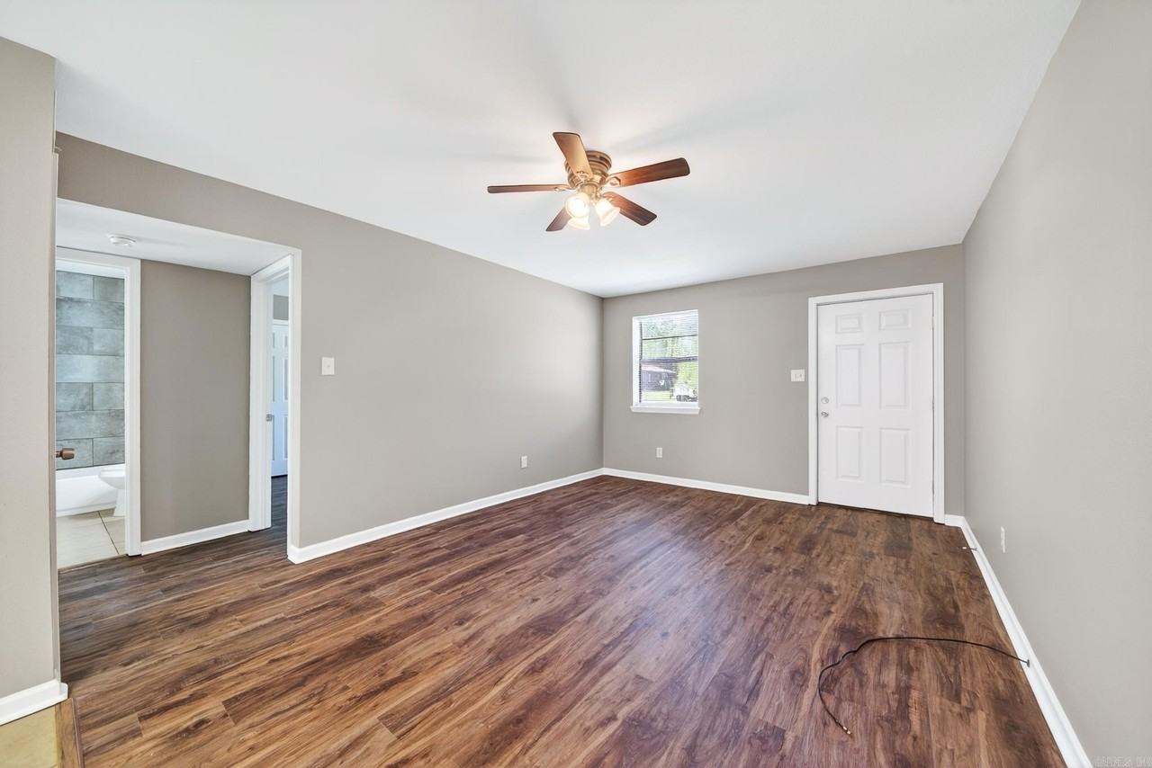 118 N Park St - Photo 7 of 24