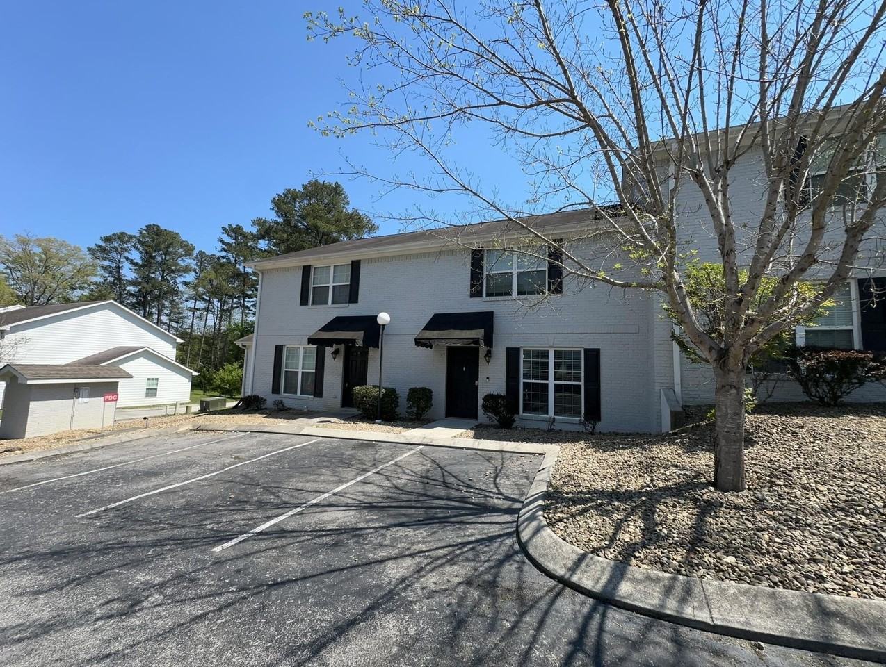 1126 Maple Tree Ln - Photo 2 of 34