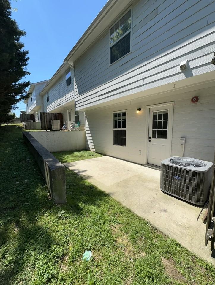 1126 Maple Tree Ln - Photo 3 of 34