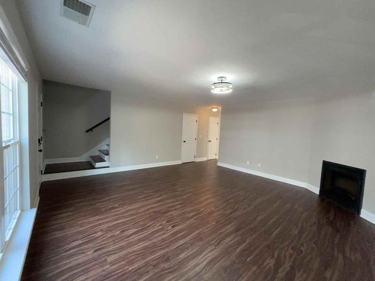 1126 Maple Tree Ln - Photo 6 of 34