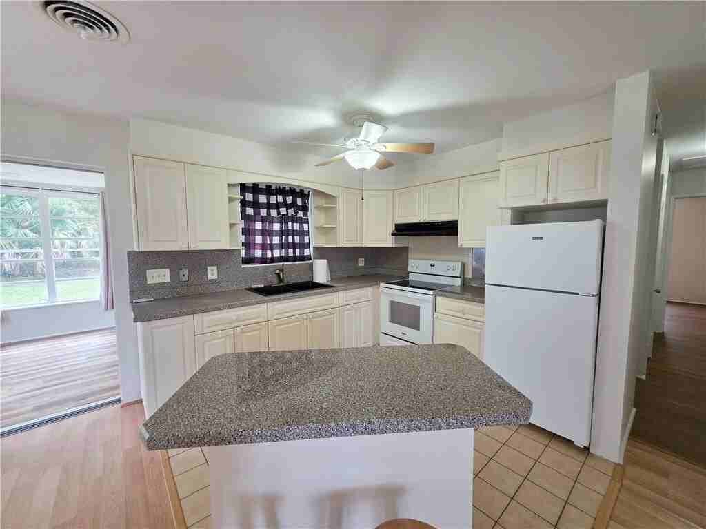 1715 41st Ave - Photo 5 of 19