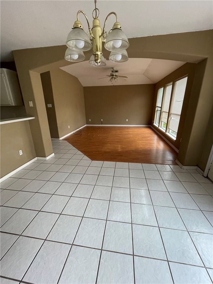 7910 Impala Dr - Photo 2 of 9